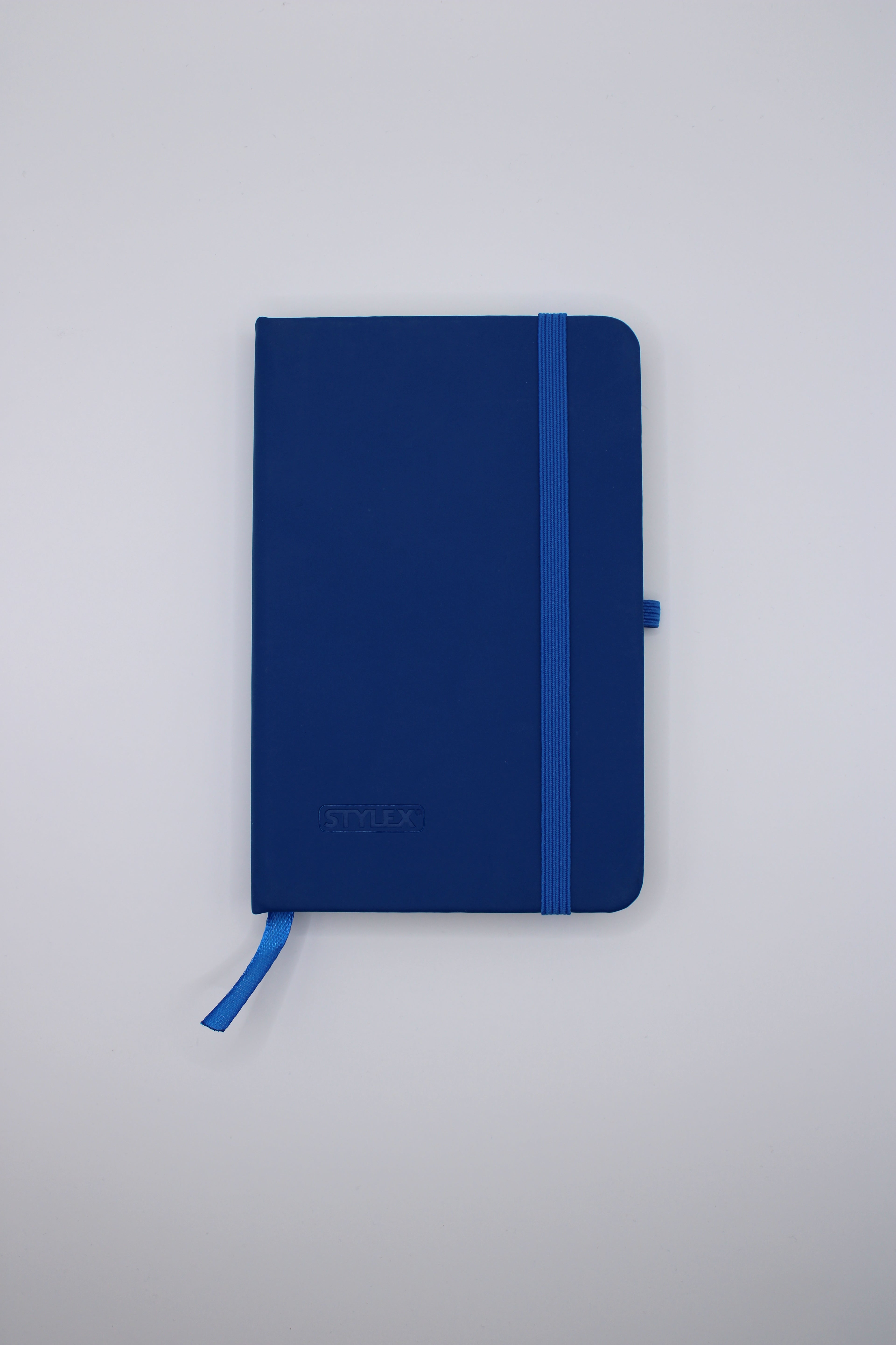 Notizbuch Stylex, Notebook, farbig sortiert, 192 Seiten, kariert, Verschlussgummi, Lesezeichen, Einstecktasche, FSC, ca. 9 x 14 cm, 29201