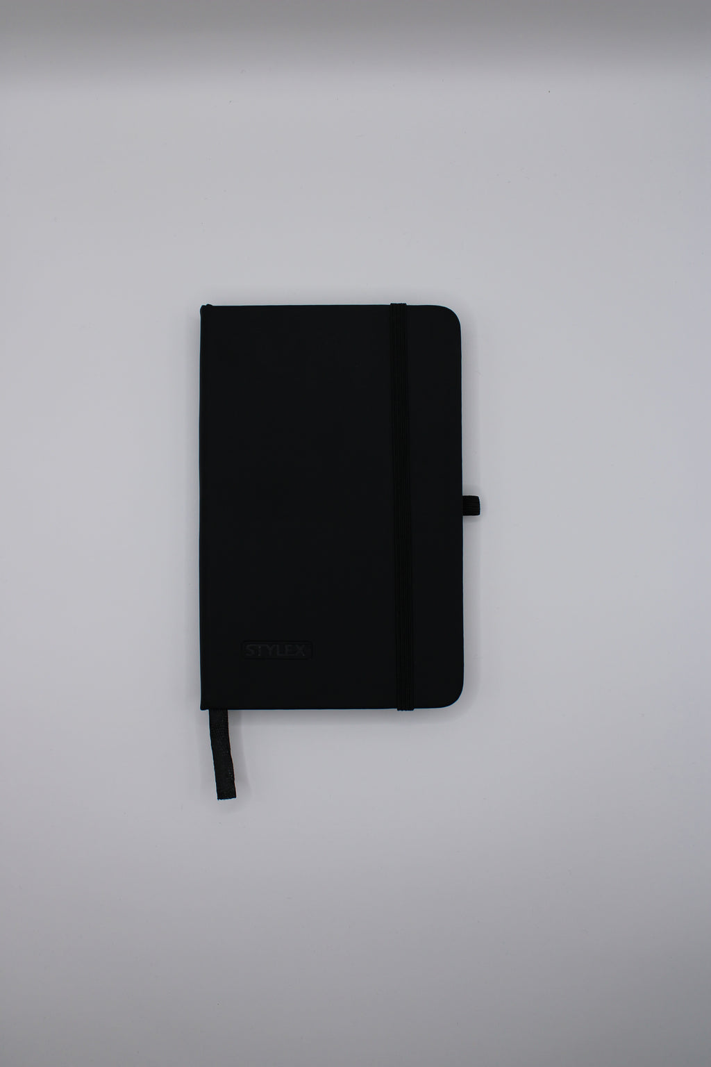 Notizbuch Stylex, Notebook, farbig sortiert, 192 Seiten, kariert, Verschlussgummi, Lesezeichen, Einstecktasche, FSC, ca. 9 x 14 cm, 29201