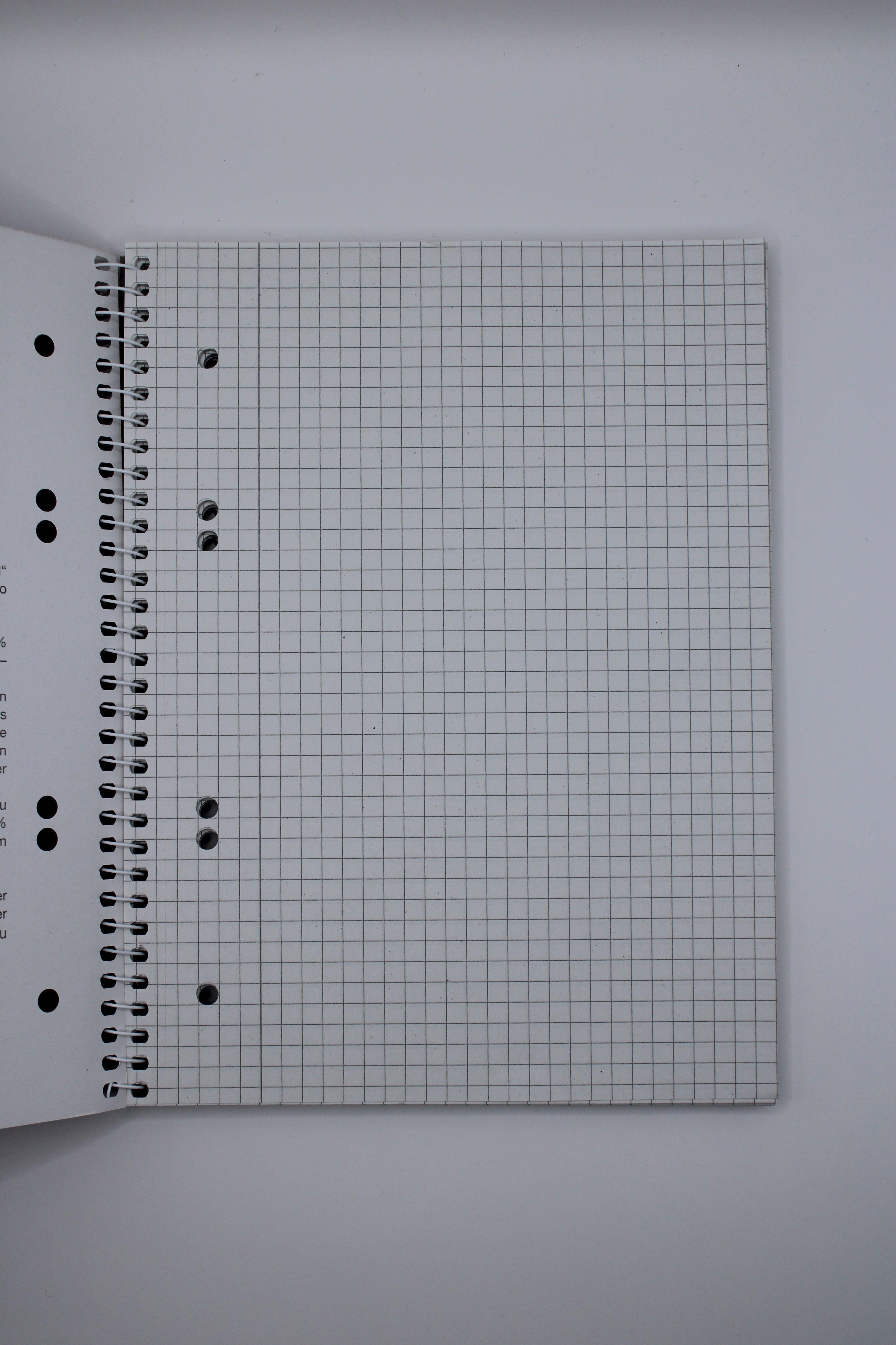 Collegeblock, 80 Blatt, A5, kariert, weiß, Abheftlochung, Perforation, 52272