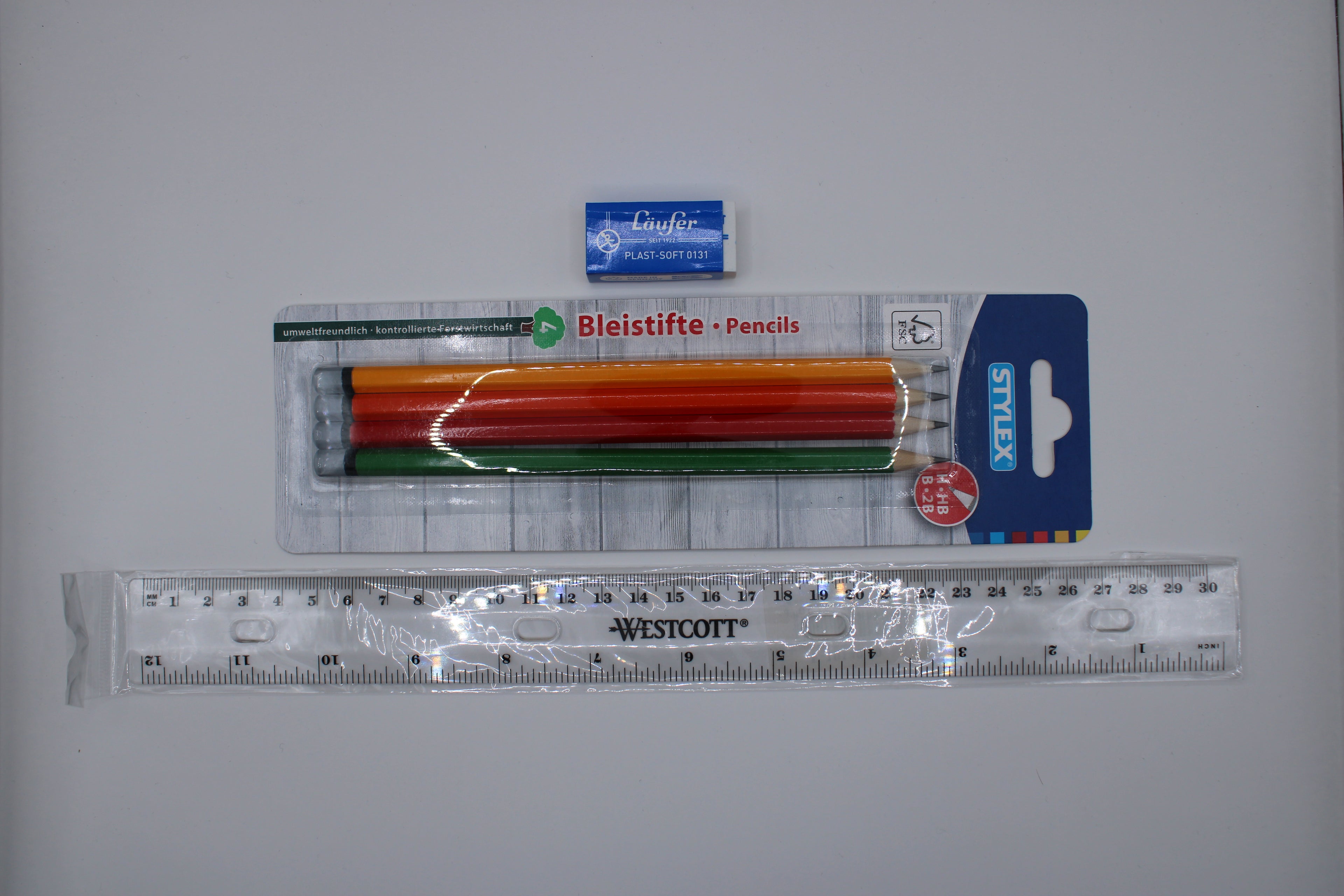 Das Mes-Set 2.0 Schule, (Lineal Westcott, 30 cm, Kunststoff, transparent), (Stylex Bleistifte, 4er-Set, H, HB, B, 2B, 26015), (Radiergummi Läufer Plast Soft)