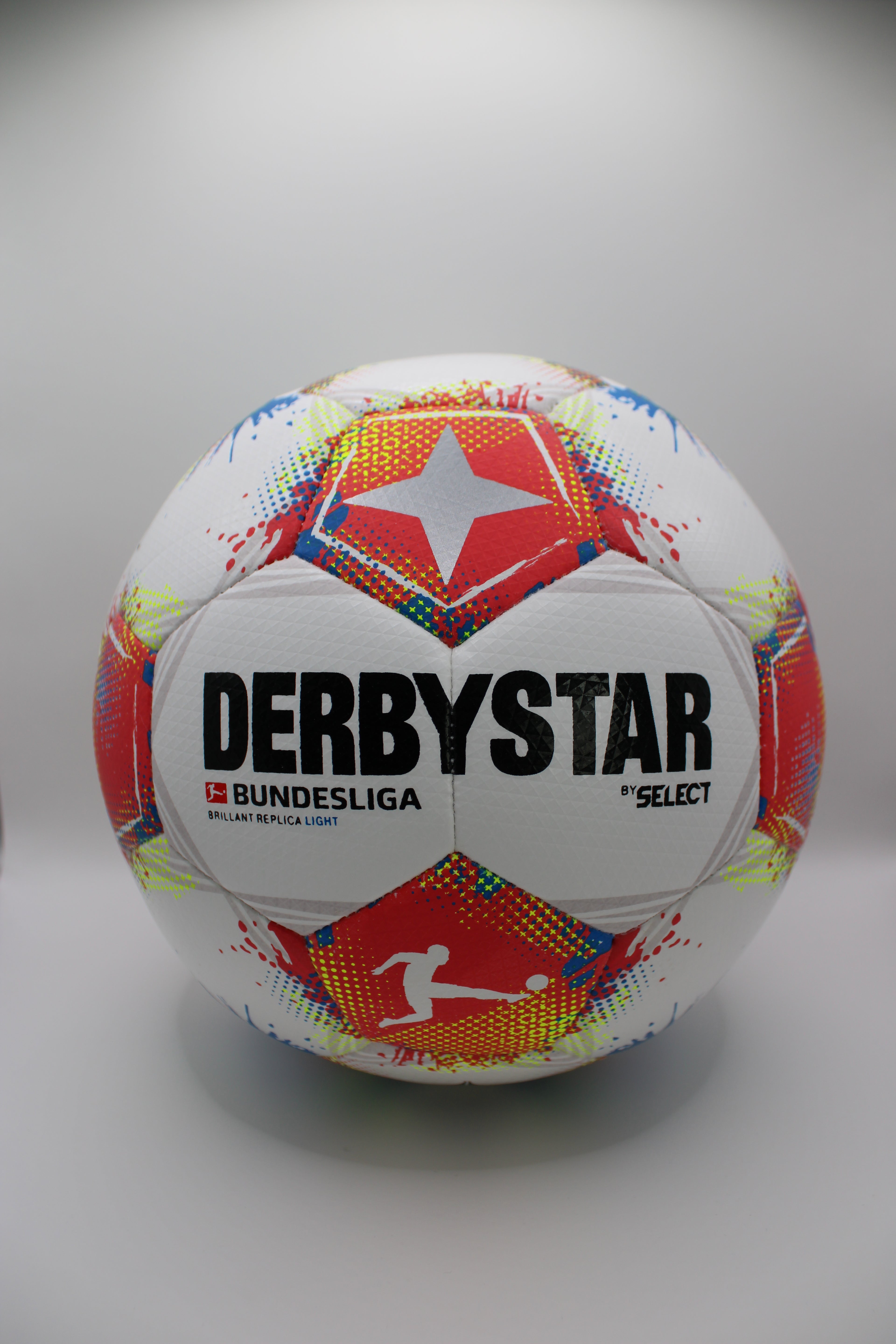 Derbystar Fußball Bundesliga Brillant Replica Light v25, 350 Gramm, weiß,rot,blau, Größe 5, Trainingsball