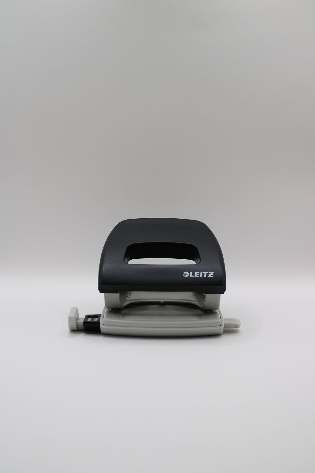 Leitz Locher 5038-00-95, NeXXt, Stanzleistung ca. 16 Blatt