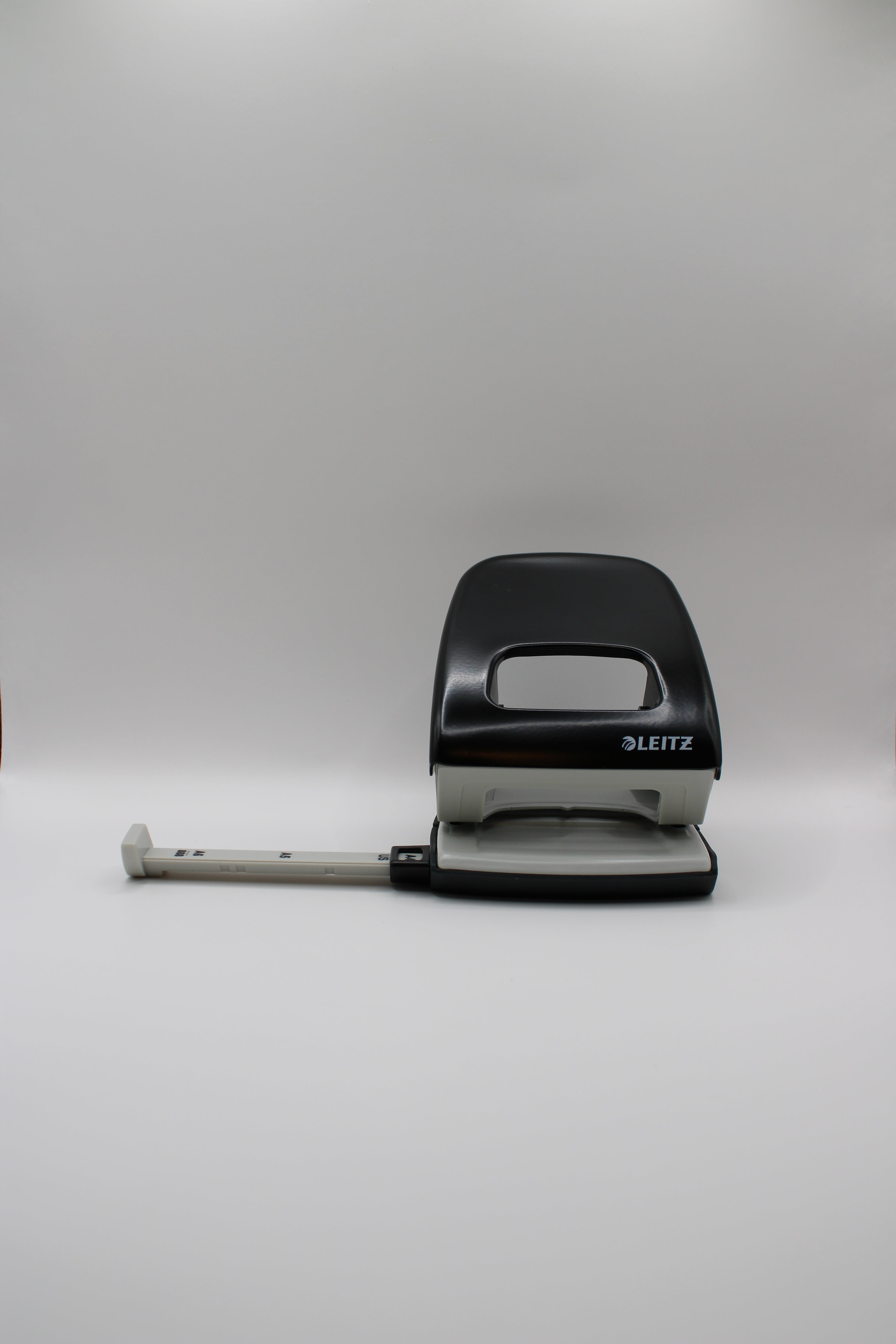 Leitz Locher 5008-00-95, NeXXt, Stanzleistung ca. 30 Blatt