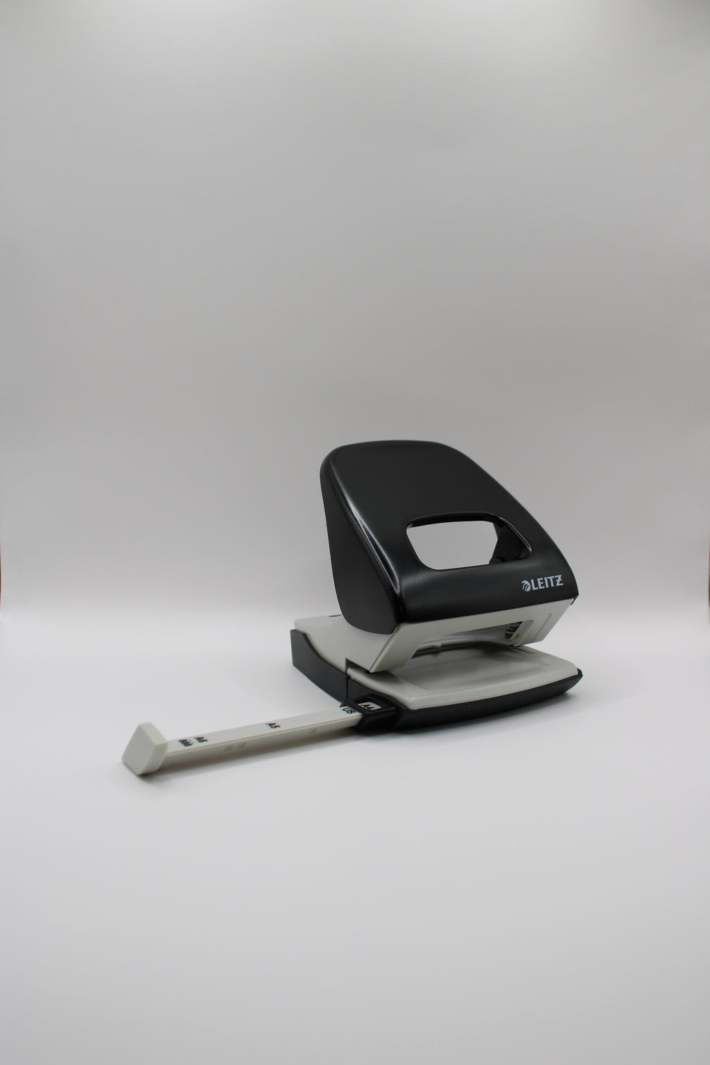 Leitz Locher 5008-00-95, NeXXt, Stanzleistung ca. 30 Blatt