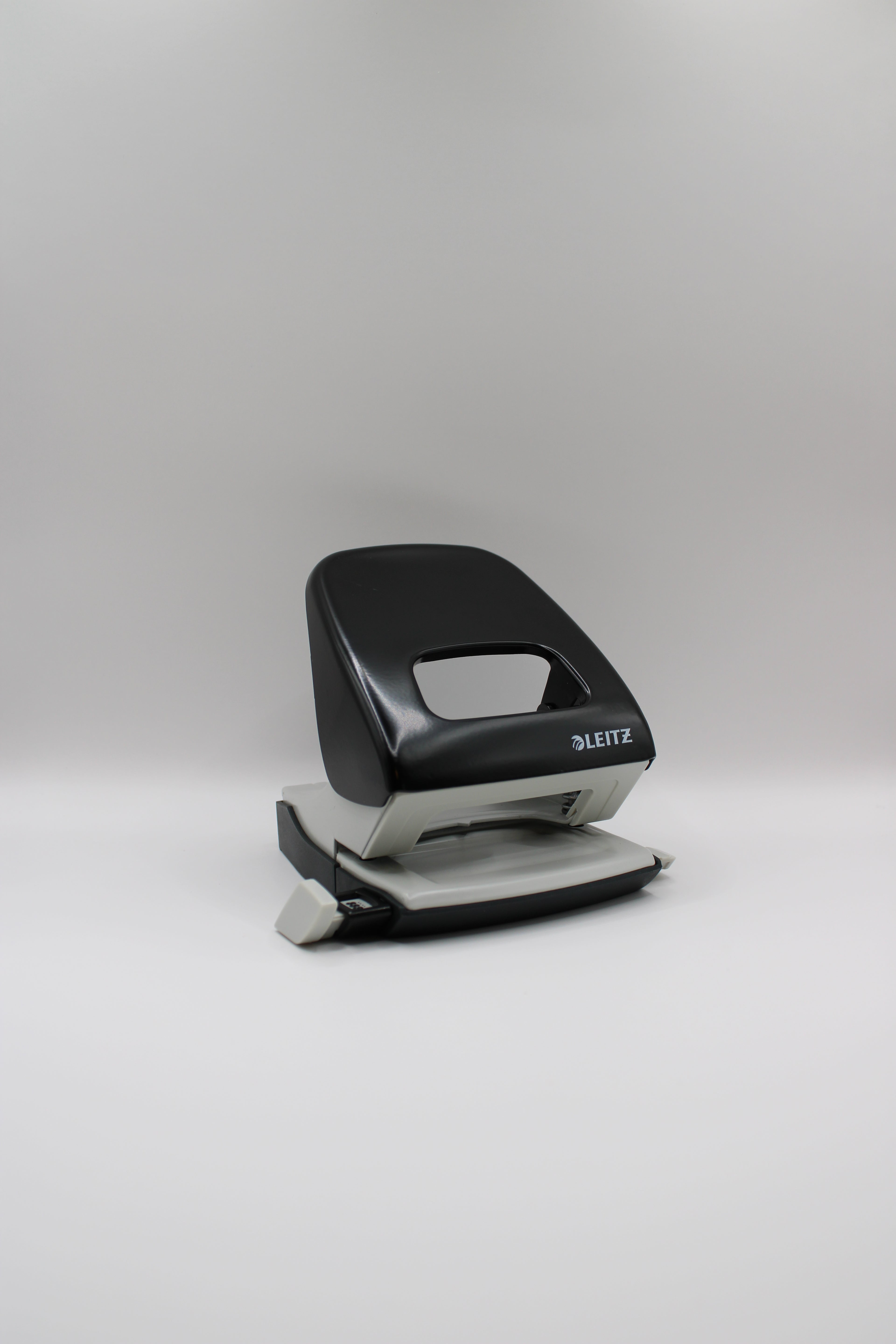Leitz Locher 5008-00-95, NeXXt, Stanzleistung ca. 30 Blatt